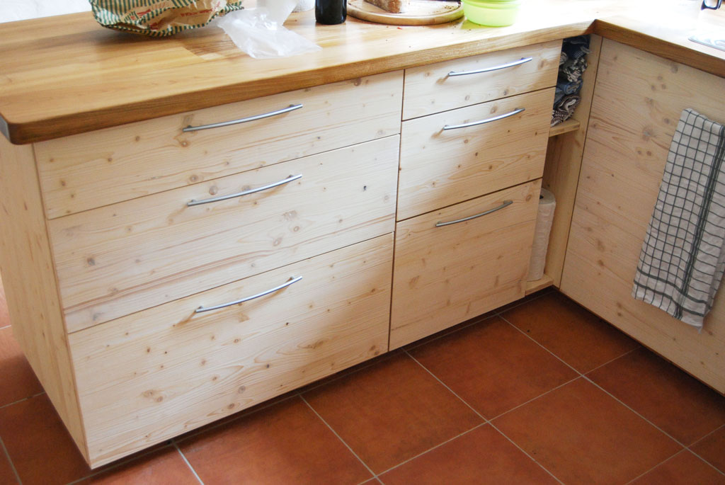 meuble de cuisine à partir d'une photo de planche de meuble