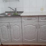 évier avec meuble en aggloméré