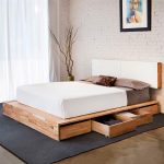 Bett mit Schubladen