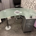 table de manucure courbée