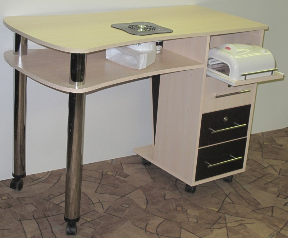 table de manucure avec extracteur