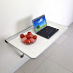 table sur le balcon pour manger