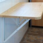 table sur le balcon en aulne