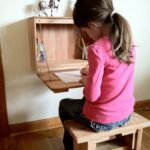 une table sur le balcon pour un enfant