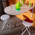 table sur le balcon pour manger