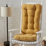 coussin de chaise avec coup de pied