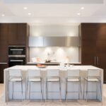 cuisine avec une grande table