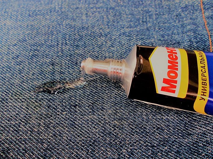 fuite de superglue
