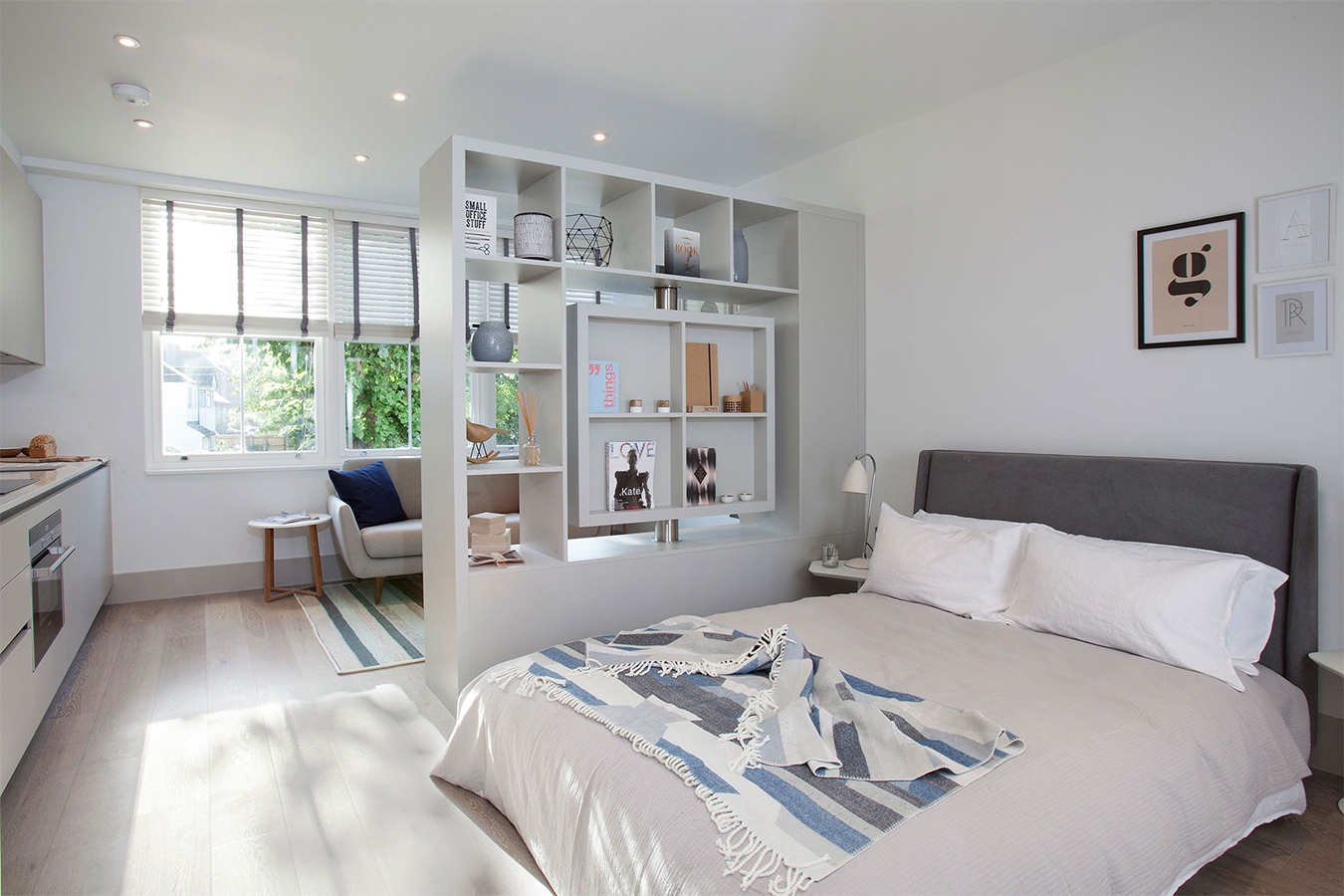 espace de travail dans la chambre
