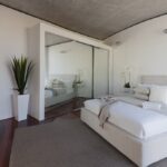 lokasi tempat tidur di bilik tidur