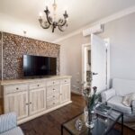 disposition des meubles dans une photo de décoration d'appartement d'une pièce
