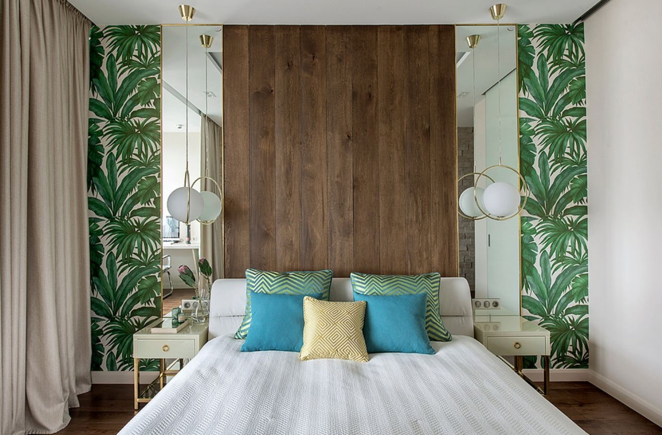 disposition symétrique des meubles dans la chambre