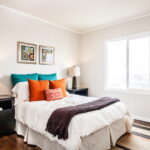 disposition des meubles dans les options de photo de la chambre