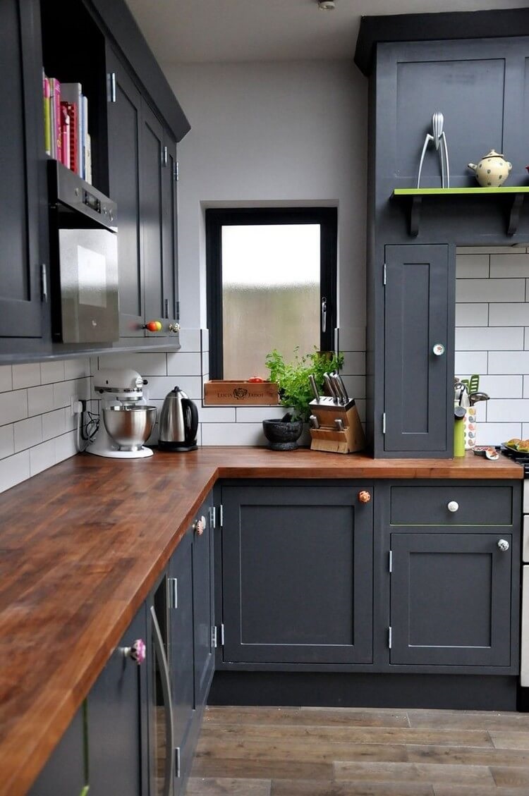 gris avec cuisine en bois
