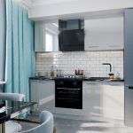 cozinha cinza com cortina azul