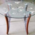 table avec pieds en métal