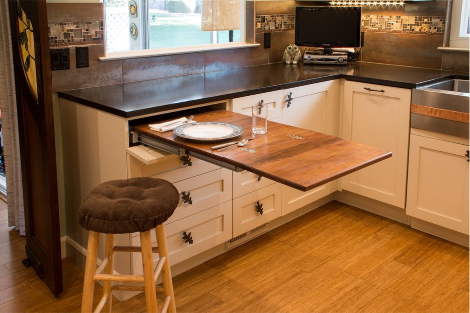 tables et chaises pour une petite décoration photo de cuisine