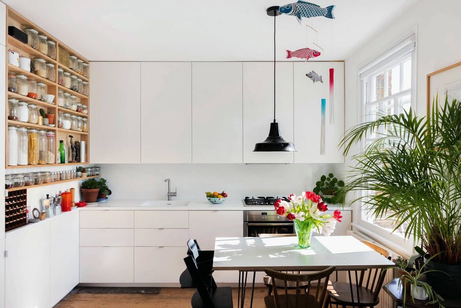 tables et chaises pour une petite déco de cuisine