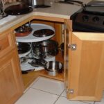 armoire sous l'évier pour la photo de l'intérieur de la cuisine