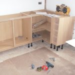 montage du meuble sous l'évier