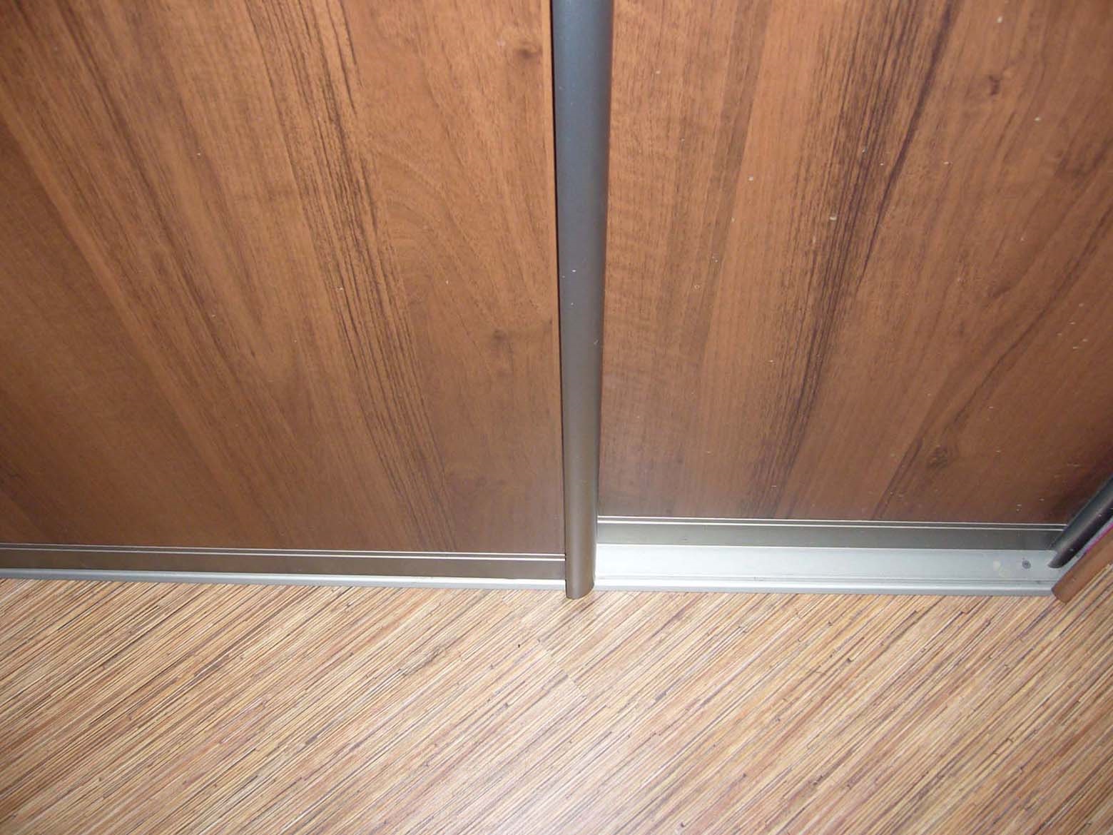 pose de portes d'armoires