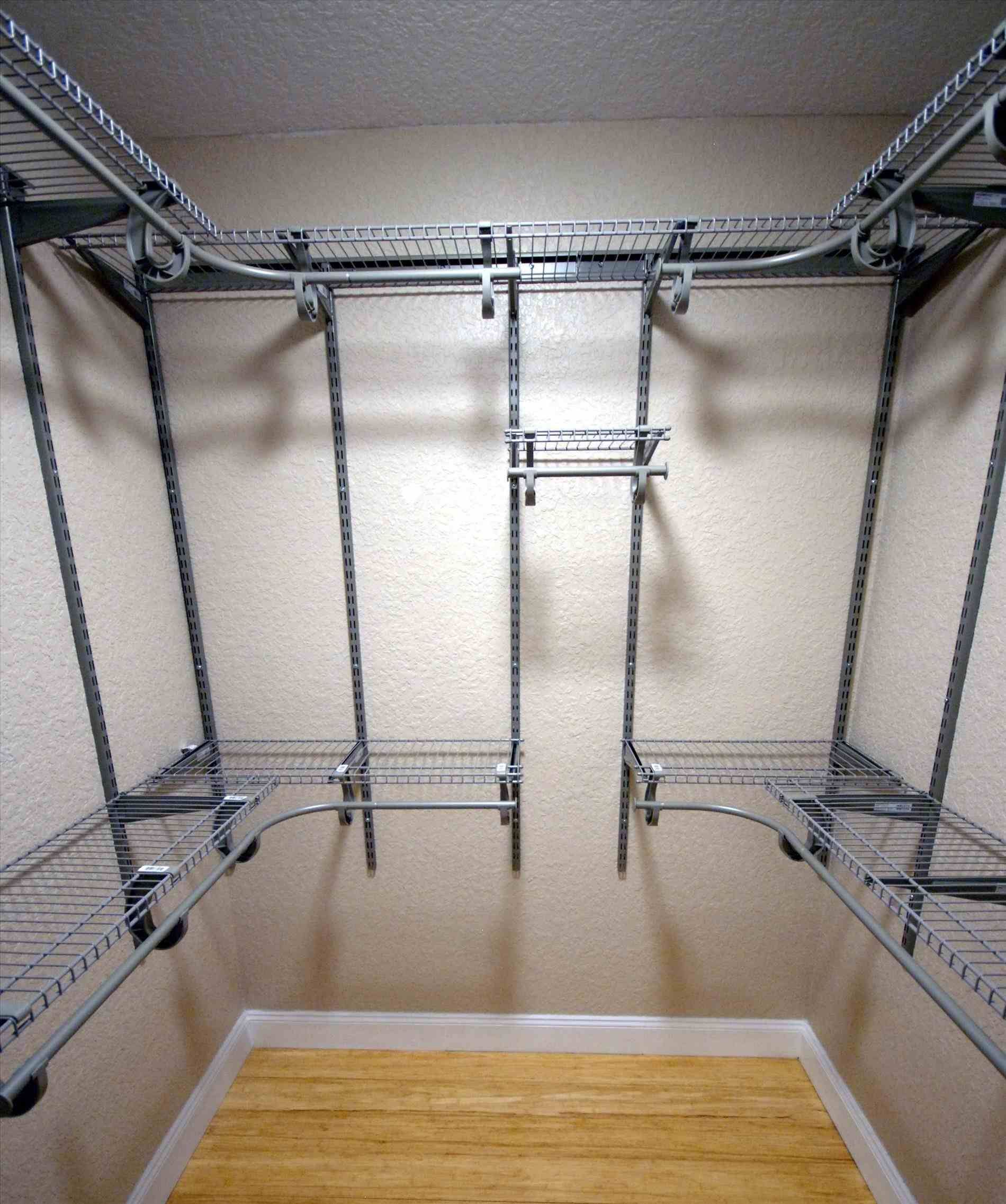 installation d'étagères sur un profilé