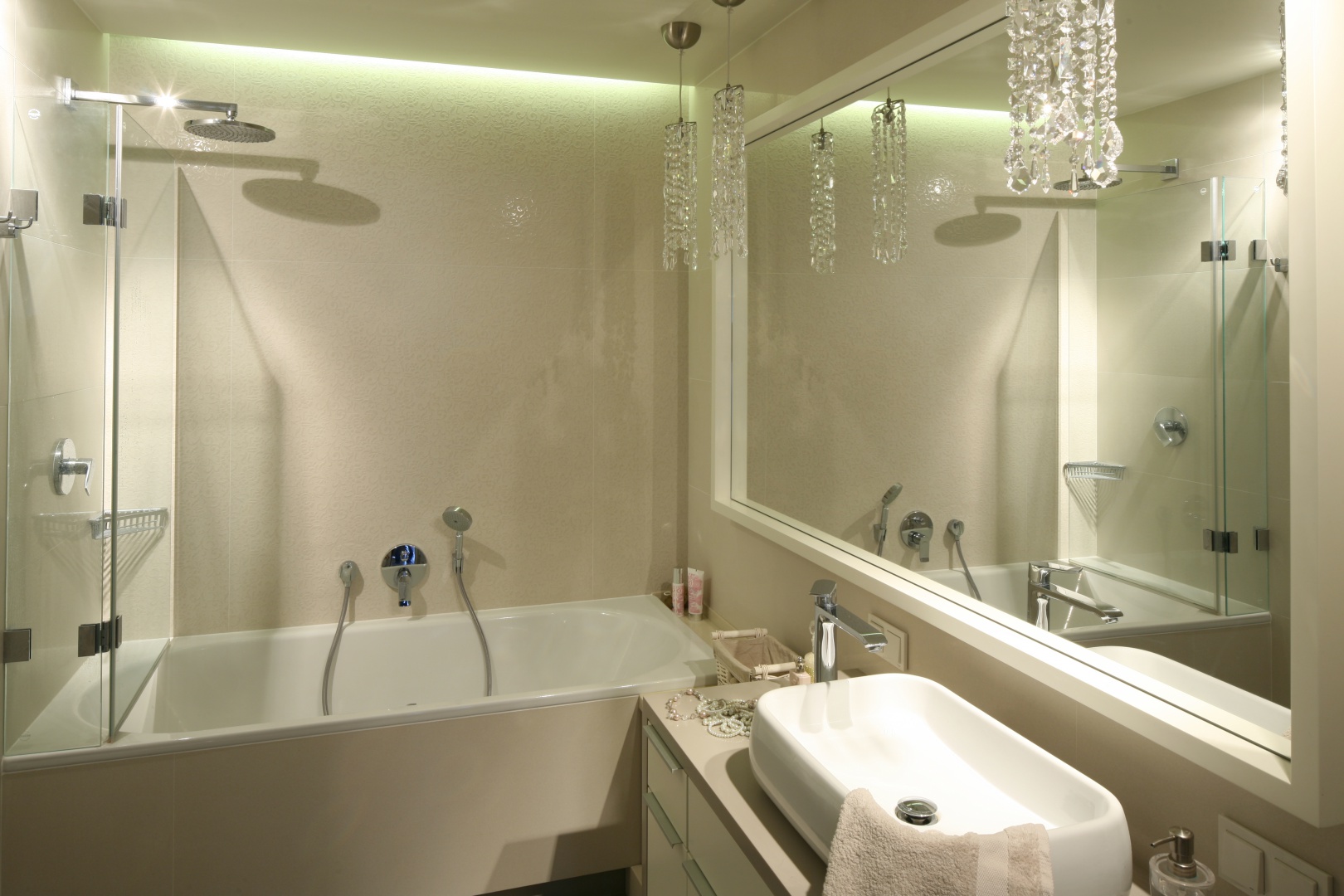 endroit pour installer un miroir dans la salle de bain