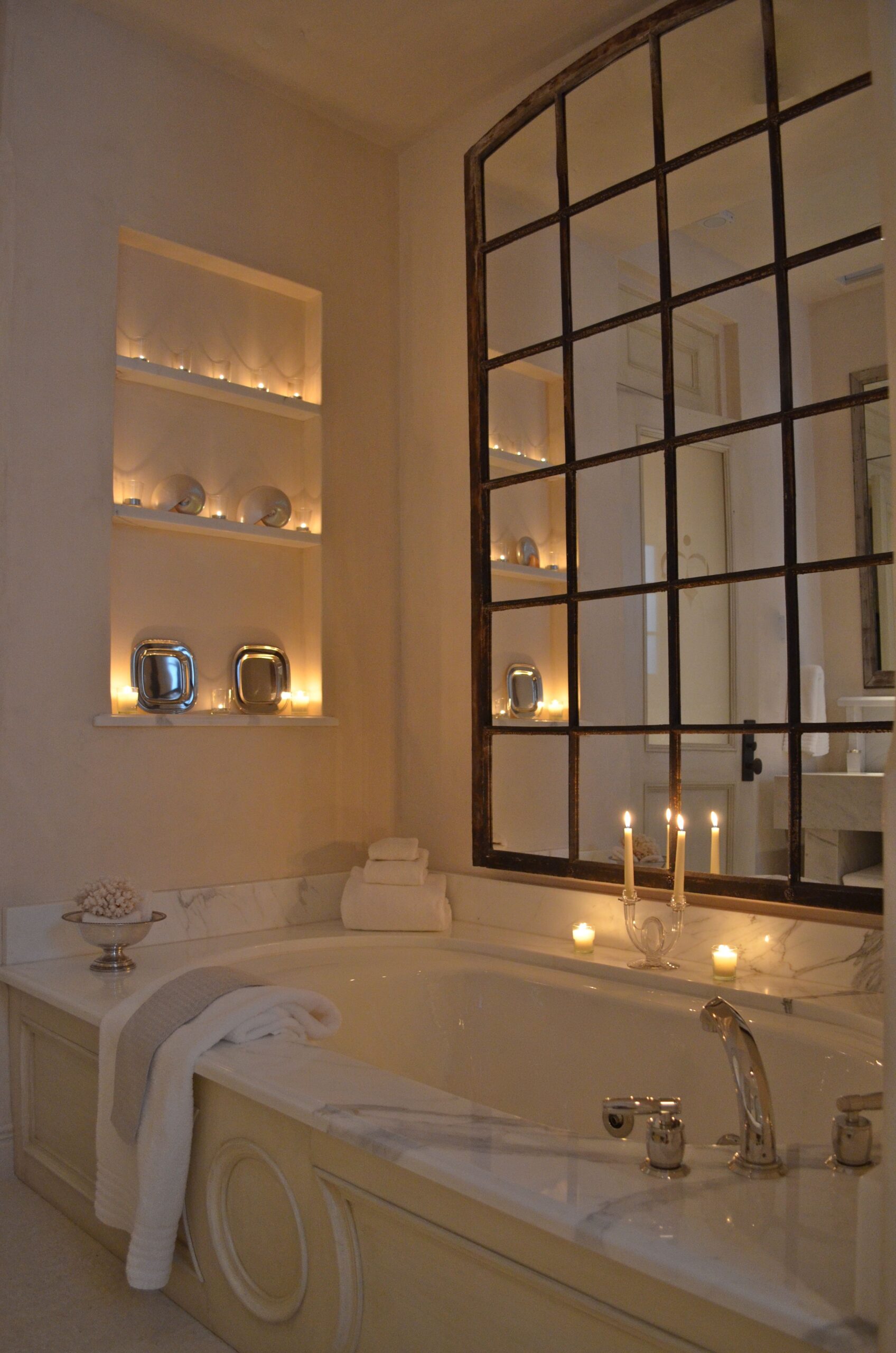 décorer le miroir de la salle de bain