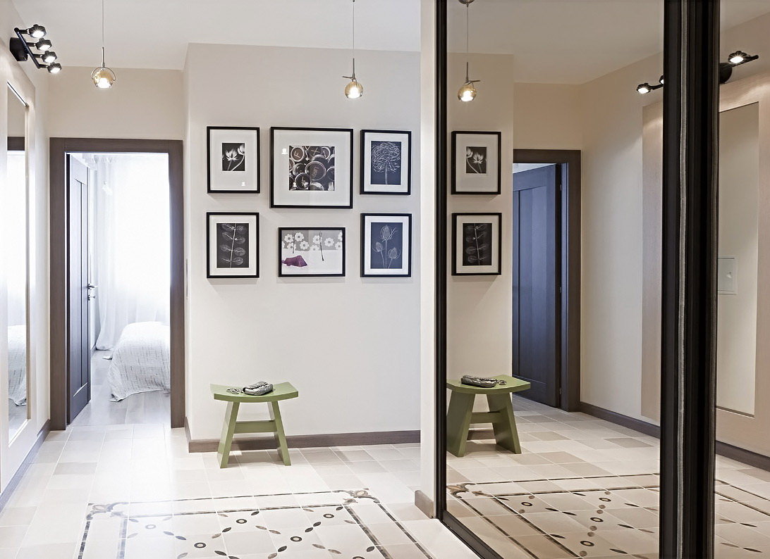 cermin berhadapan dengan gambar idea pintu depan