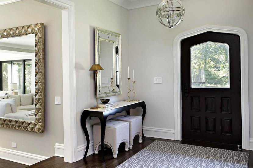 miroir feng shui dans le couloir