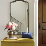 miroir de couloir avec coussin