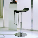 tabouret de bar bizarre