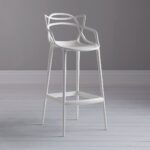 tabouret de bar blanc avec rose