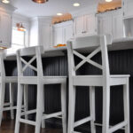 tabouret de bar en bois blanc