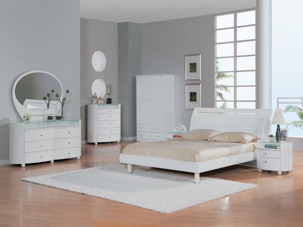 mobili bianchi nelle camere da letto