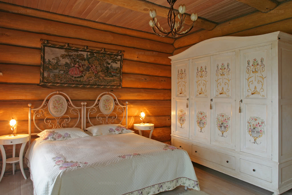 camera da letto bianca in stile russo
