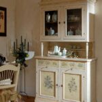 credenza da cucina con bouquet
