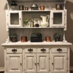 credenza da cucina con brocca