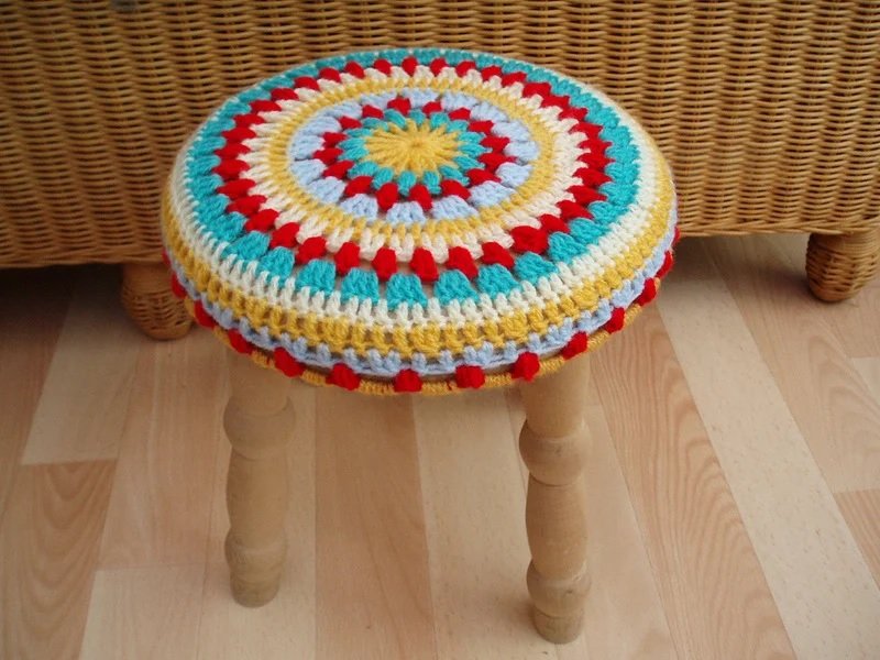 crochet stool cover design