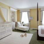 babybedje in een grote kamer