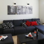 sofa gelap