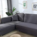 housse sur le canapé pour arranger