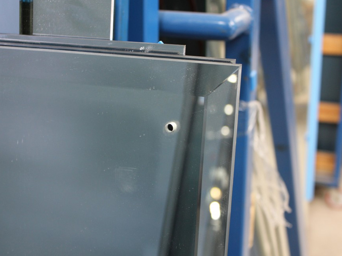 façons de percer des miroirs