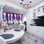 rideaux courts dans la cuisine