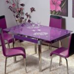 table de cuisine violette
