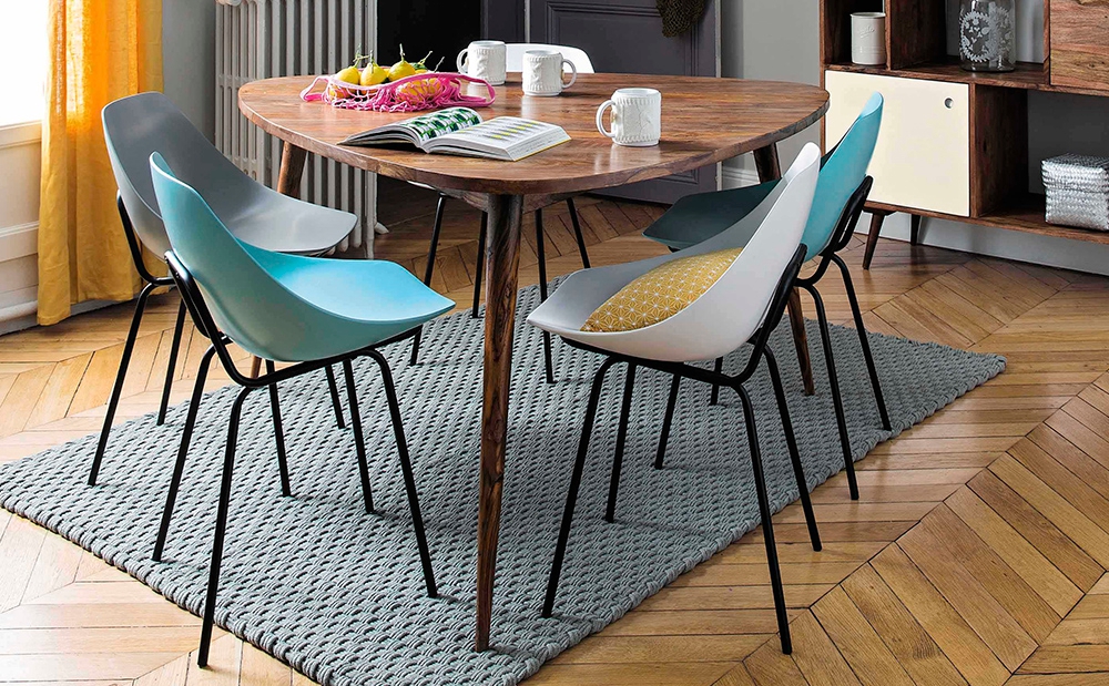 belles tables de cuisine triangulaires