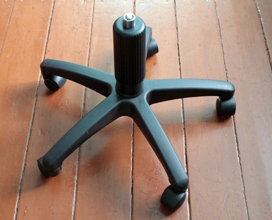 chaise de bureau croix et roues