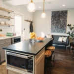 cuisine 15 m² avec vue sur canapé