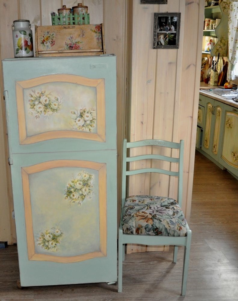 imprimés floraux sur les meubles