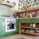 L'étagère Provence dans la cuisine est grande
